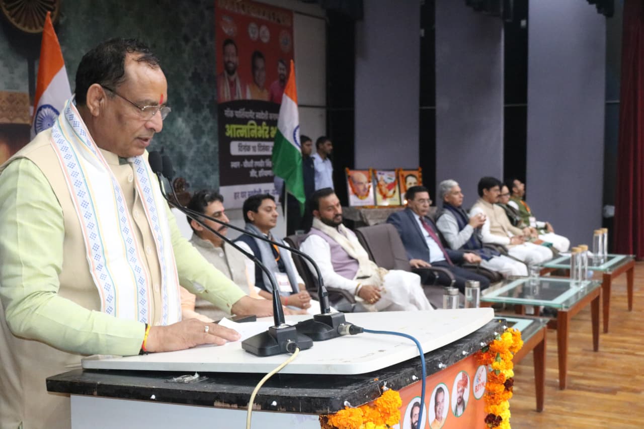 स्वदेशी अपनाने से ही आत्मनिर्भर बनेगा भारत – मोहनलाल बड़ौली